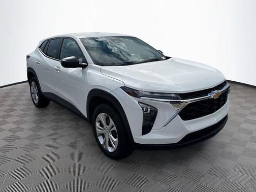 2025 Chevrolet Trax LS