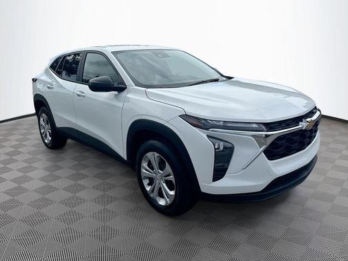 2025 Chevrolet Trax LS