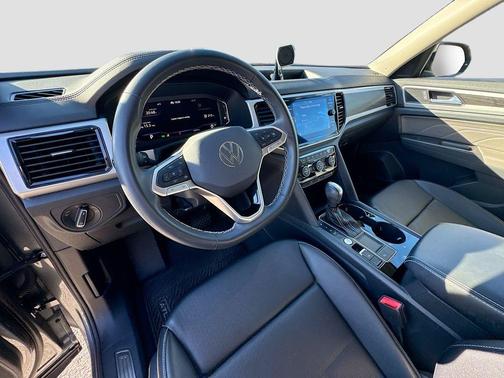 2023 Volkswagen Atlas 3.6L SE w/Technology