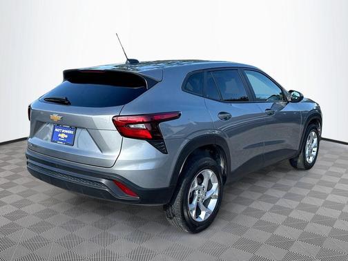 2025 Chevrolet Trax LS