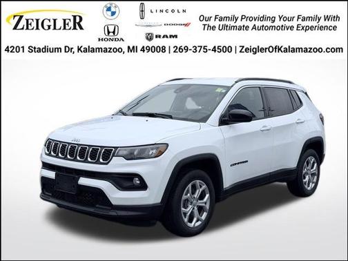 Bright White Clearcoat 2024 Jeep Compass Latitude