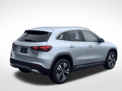 Cirrus Silver Metallic 2025 Mercedes-Benz GLA 250 Base 4MATIC