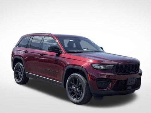 Velvet Red Pearlcoat 2025 Jeep Grand Cherokee Laredo