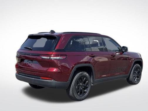 Velvet Red Pearlcoat 2025 Jeep Grand Cherokee Laredo