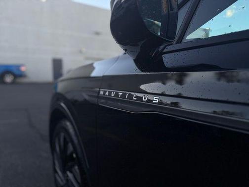 2025 Lincoln Nautilus Reserve