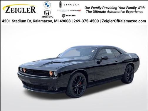 Pitch Black Clearcoat 2018 Dodge Challenger R/T
