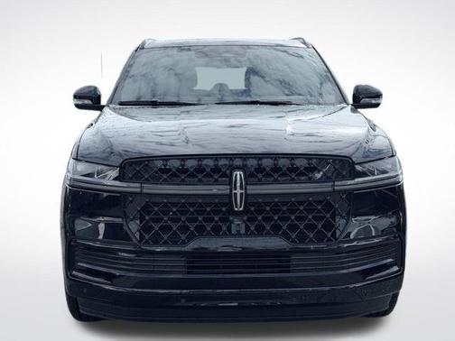 Infinite Black Metallic 2026 Lincoln Navigator L Reserve