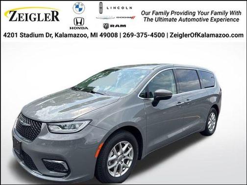 2023 Chrysler Pacifica Touring-L