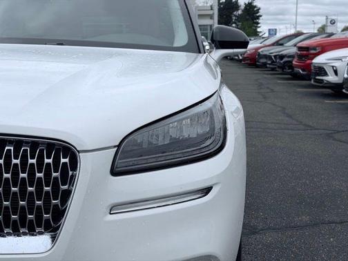 Pristine White 2022 Lincoln Corsair Standard