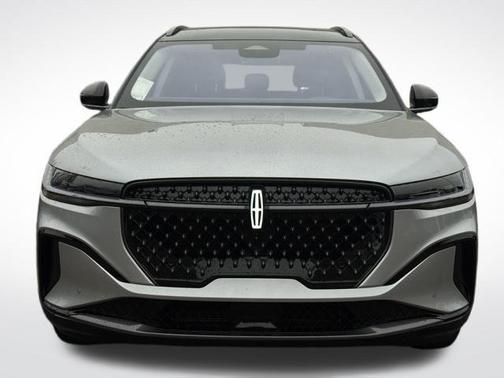 Silver Radiance Metallic 2026 Lincoln Nautilus Reserve