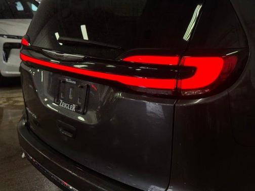 2022 Chrysler Pacifica Touring-L