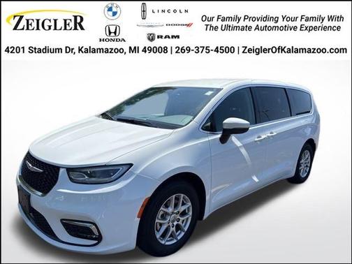 2023 Chrysler Pacifica Touring-L