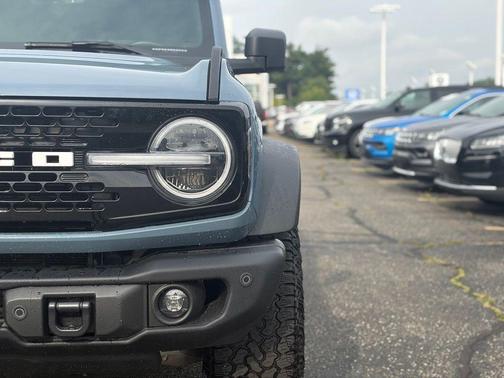 Azure Gray Metallic 2025 Ford Bronco Badlands
