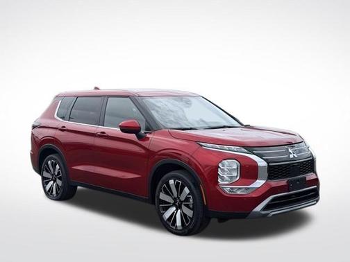 Diamond Red 2025 Mitsubishi Outlander SE