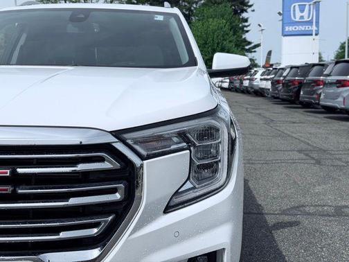 Summit White 2023 GMC Terrain SLT