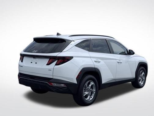 White Pearl 2024 Hyundai TUCSON SEL