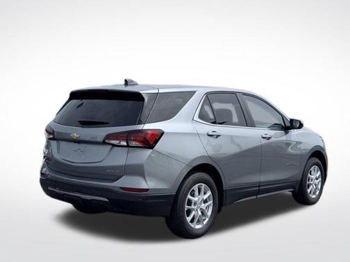 Sterling Gray Metallic 2023 Chevrolet Equinox 1LT