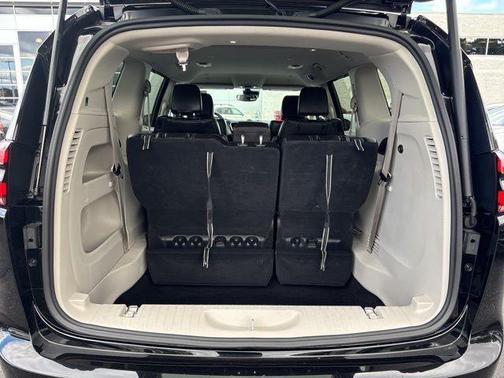 2024 Chrysler Pacifica Touring-L