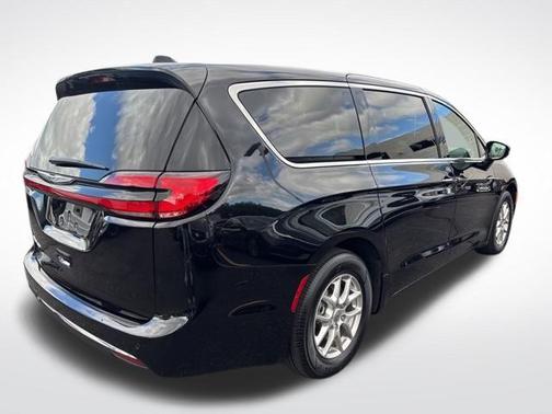 2024 Chrysler Pacifica Touring-L