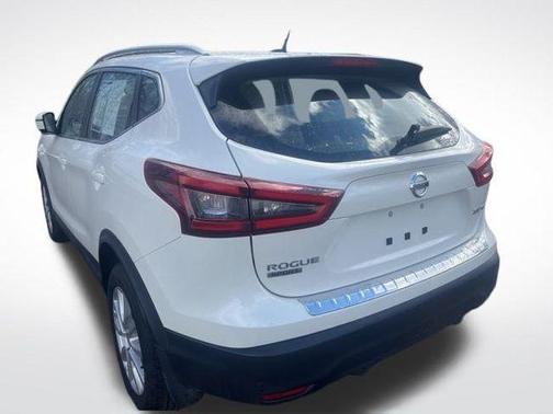 2022 Nissan Rogue Sport SV