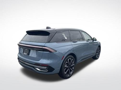 2025 Lincoln Nautilus Reserve
