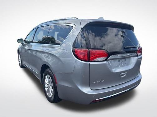2018 Chrysler Pacifica Touring-L