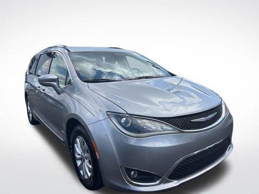 2018 Chrysler Pacifica Touring-L