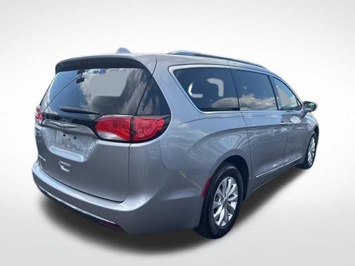 2018 Chrysler Pacifica Touring-L