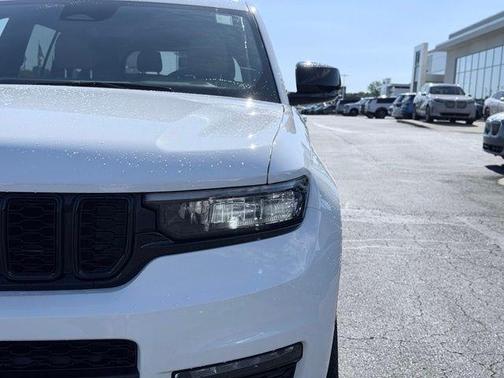 Bright White Clearcoat 2023 Jeep Grand Cherokee L Limited