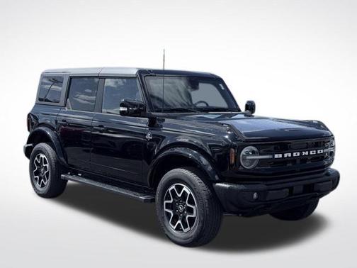 Shadow Black 2023 Ford Bronco Outer Banks