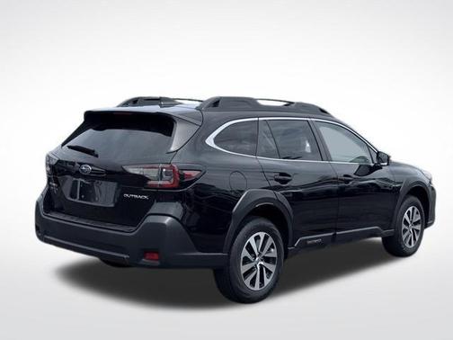 Crystal Black Silica 2024 Subaru Outback Premium