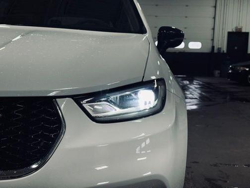 2024 Chrysler Pacifica Touring-L