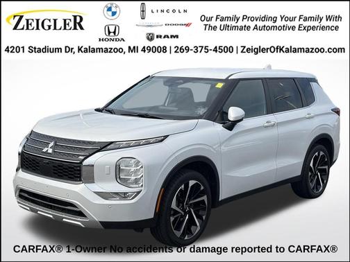 White Diamond 2024 Mitsubishi Outlander SE