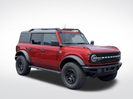 Hot Pepper Red Metallic Tinted Clearcoat 2023 Ford Bronco Wildtrak