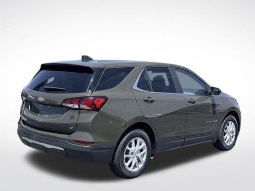 Harvest Gold / Bronze 2023 Chevrolet Equinox 2LT