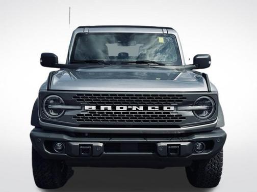 Iconic Silver Metallic 2023 Ford Bronco Badlands