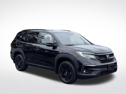 Crystal Black Pearl 2022 Honda Pilot TrailSport