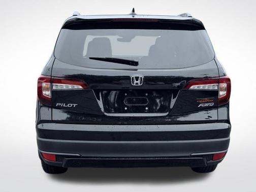 Crystal Black Pearl 2022 Honda Pilot TrailSport