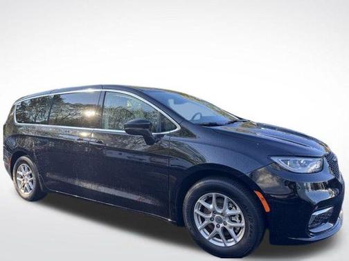 2024 Chrysler Pacifica Touring-L