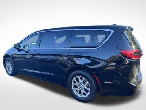 2024 Chrysler Pacifica Touring-L