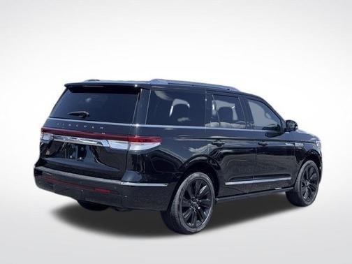 Infinite Black Metallic 2022 Lincoln Navigator Reserve