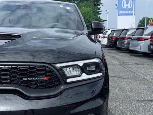 DB Black Crystal Clearcoat 2023 Dodge Durango GT