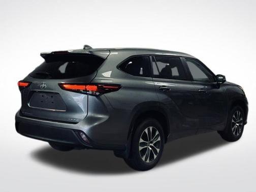 2025 Toyota Highlander 