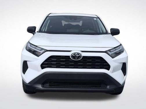 Ice 2023 Toyota RAV4 LE