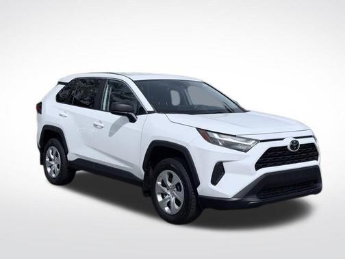 Ice 2023 Toyota RAV4 LE