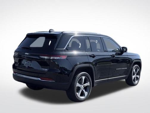 Diamond Black 2023 Jeep Grand Cherokee Limited