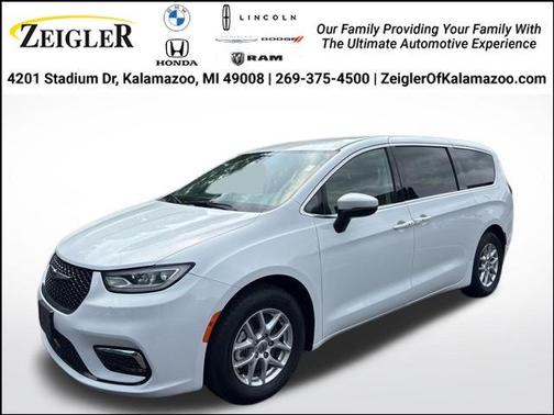 2023 Chrysler Pacifica Touring-L