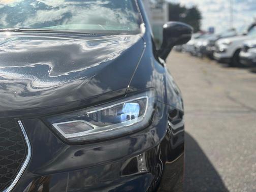 Diamond Black 2025 Chrysler Pacifica Select