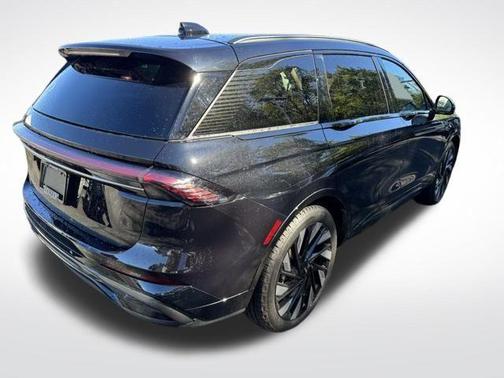 2025 Lincoln Nautilus Reserve