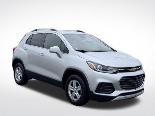 Silver Ice Metallic 2019 Chevrolet Trax LT